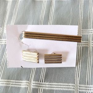 Vintage Hickok Silvertone Tie Bar Cufflinks Set
